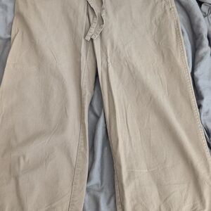 GAP Women's Khaki Capris